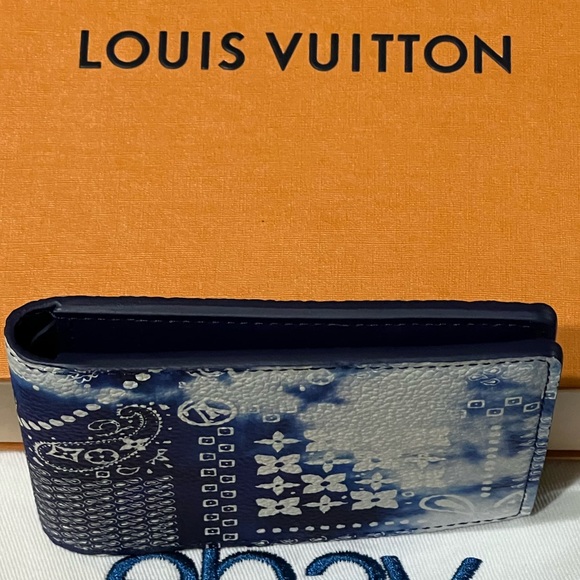 Louis Vuitton x Virgil Abloh Bleached Blue Bandana Monogram Slender Men’s Wallet - Picture 8 of 14